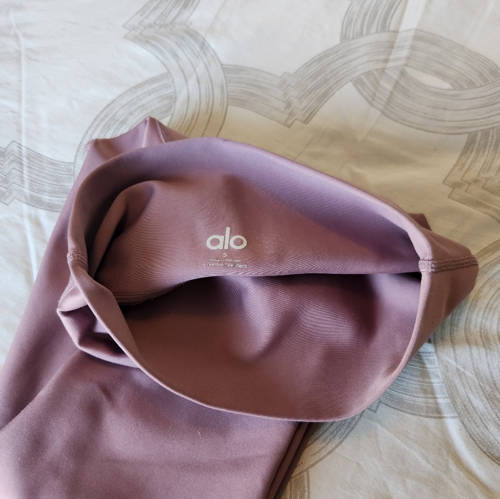Alo legging - Picture 7 of 9